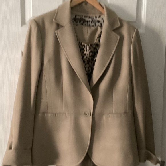 Suit Jacket/Blazer - Picture 7 of 7